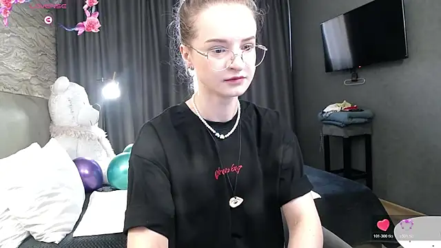 Snapshot of KateJonson chatting on July 22, 2026, 6:59 am KateJonson online show from July 22, 2026, 6:59 am