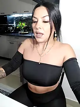 hot-babygirl online show from November 21, 2025, 7:35 pm