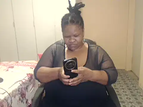 sweetnoziexx online show from November 28, 2025, 5:46 pm