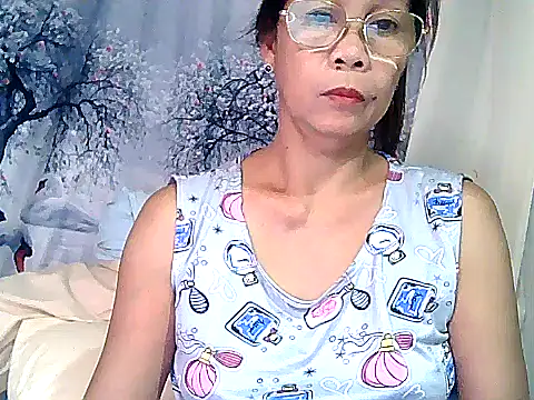 urwife tobe online show from September 21, 2025, 9:09 pm