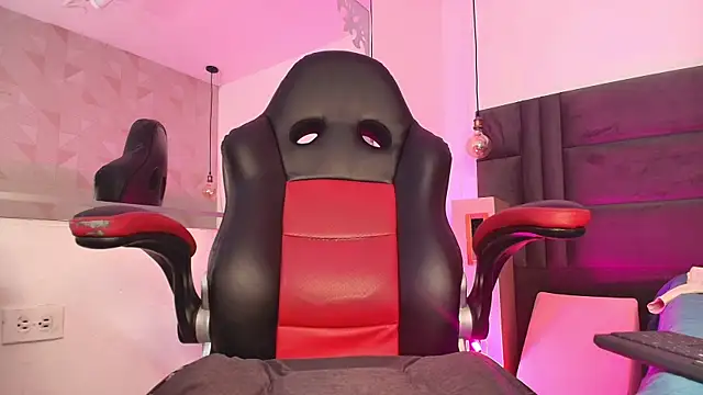 Snapshot of arletmss chatting on March 15, 2025, 12:02 pm arletmss online show from March 15, 2025, 12:02 pm