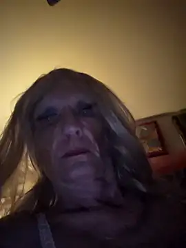 Snapshot of Vonniecd chatting on April 25, 2026, 5:43 am Vonniecd online show from April 25, 2026, 5:43 am