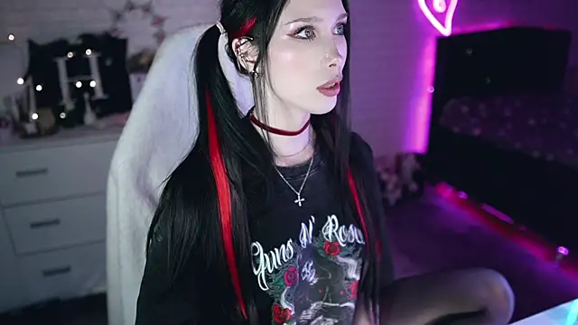 Snapshot of _Uindi_ chatting on March 10, 2025, 10:02 pm  Uindi  online show from March 10, 2025, 10:02 pm