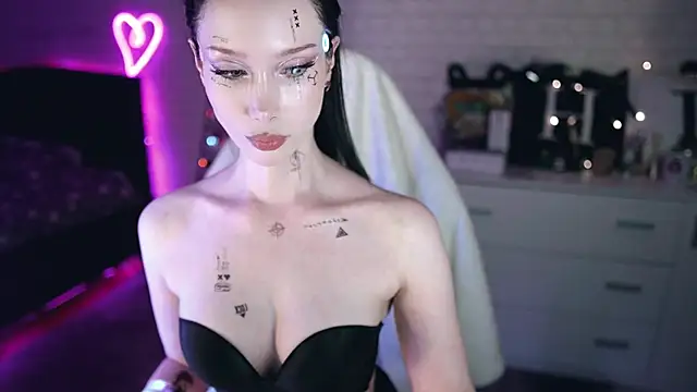 Snapshot of _Uindi_ chatting on January 22, 2025, 5:06 pm  Uindi  online show from January 22, 2025, 5:06 pm