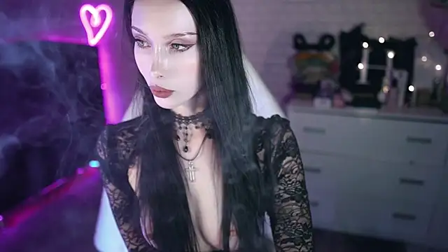 Snapshot of _Uindi_ chatting on December 20, 2024, 4:46 pm  Uindi  online show from December 20, 2024, 4:46 pm