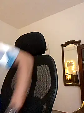 Snapshot of _IRRESISTIBLE_ chatting on February 18, 2025, 5:53 pm  IRRESISTIBLE  online show from February 18, 2025, 5:53 pm