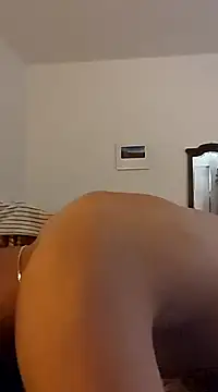 Snapshot of _IRRESISTIBLE_ chatting on February 14, 2025, 8:59 pm  IRRESISTIBLE  online show from February 14, 2025, 8:59 pm