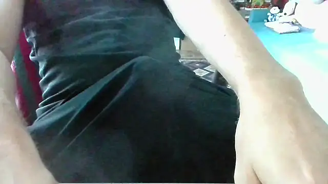 Snapshot of alessex24 chatting on July 9, 2026, 8:37 am alessex24 online show from July 9, 2026, 8:37 am