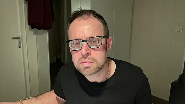 FABIOGLASSES online show from January 3, 2025, 10:29 pm