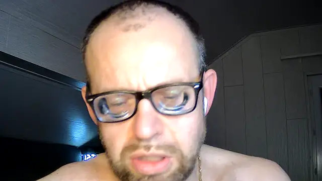 FABIOGLASSES online show from October 12, 2025, 10:33 pm