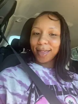 HunnyDewMe online show from May 3, 2026, 8:01 pm