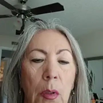 Snapshot of EvaRobinson chatting on June 8, 2026, 12:06 pm EvaRobinson online show from June 8, 2026, 12:06 pm