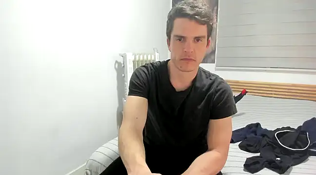 HeteroOli online show from February 10, 2025, 11:23 pm