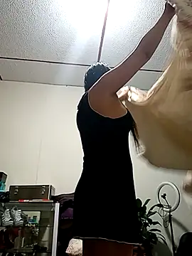 kelly dirty  online show from November 2, 2025, 8:25 pm