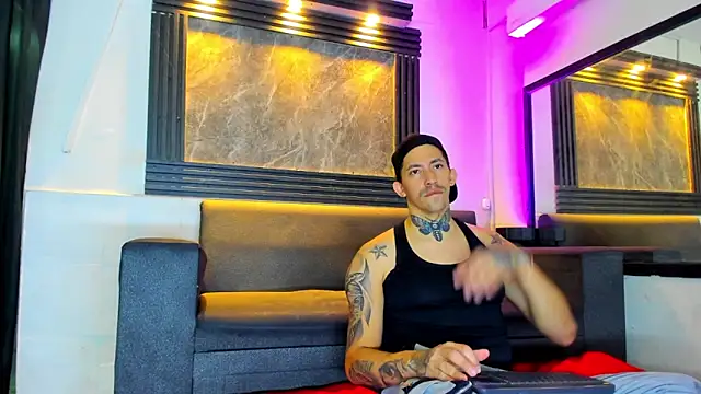 yeckodream online show from November 18, 2025, 4:38 am