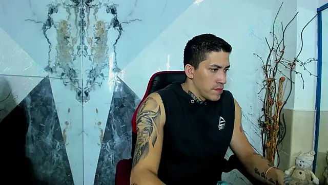 yeckodream online show from December 14, 2025, 4:29 am