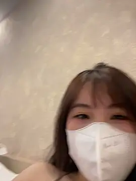 Onee-Chew online show from April 12, 2026, 4:49 am