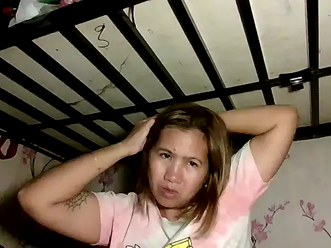 Snapshot of sweet_smile4u chatting on November 13, 2025, 4:00 pm sweet smile4u online show from November 13, 2025, 4:00 pm