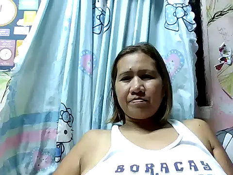 Snapshot of sweet_smile4u chatting on October 24, 2025, 9:30 am sweet smile4u online show from October 24, 2025, 9:30 am