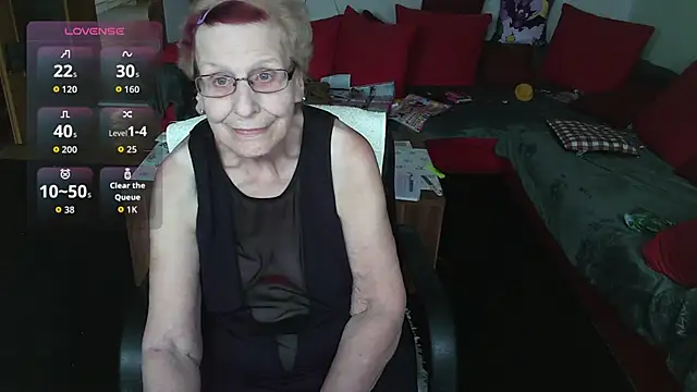 HeisseomaOriginal online show from October 8, 2025, 7:10 am