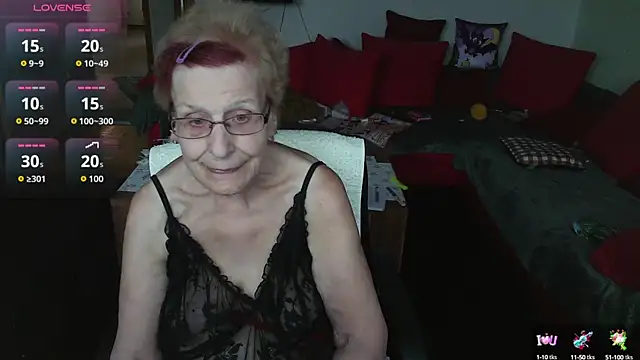 HeisseomaOriginal online show from October 6, 2025, 7:20 am