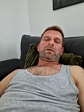 Snapshot of Mjn34 chatting on August 7, 2026, 2:01 pm Mjn34 online show from August 7, 2026, 2:01 pm
