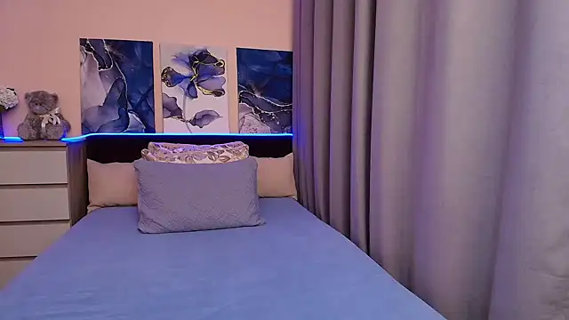 BlondPearl online show from July 10, 2026, 9:37 pm