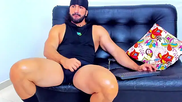 AlfredWalker online show from April 17, 2026, 1:14 pm