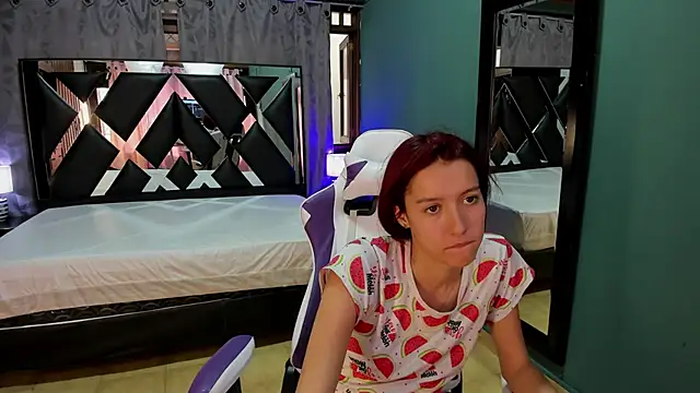 Snapshot of Linda4Petite chatting on March 2, 2025, 1:20 pm Linda4Petite online show from March 2, 2025, 1:20 pm