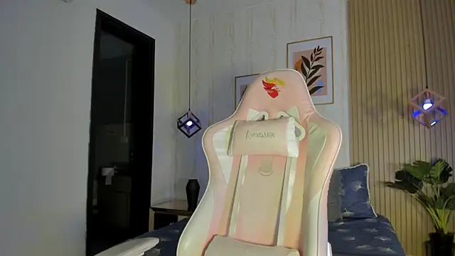 Snapshot of CameronCollins_ chatting on October 27, 2025, 7:48 pm CameronCollins online show from October 27, 2025, 7:48 pm