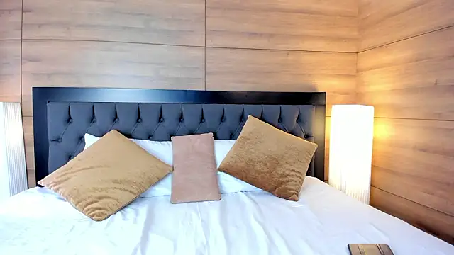 CameronCollins  online show from March 6, 2026, 7:53 pm