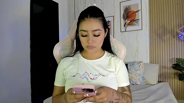 Snapshot of CameronCollins_ chatting on November 21, 2025, 7:35 pm CameronCollins online show from November 21, 2025, 7:35 pm