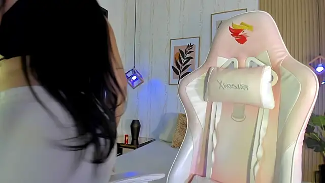 Snapshot of CameronCollins_ chatting on December 5, 2025, 7:34 pm CameronCollins online show from December 5, 2025, 7:34 pm