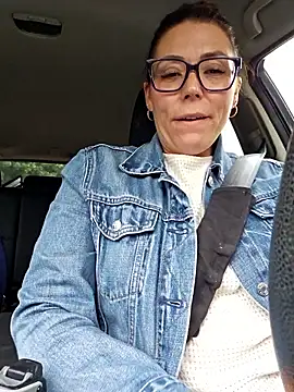 Ellie-L-Elizabeth online show from September 25, 2025, 2:45 pm