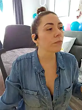 Ellie-L-Elizabeth online show from March 2, 2025, 5:09 pm