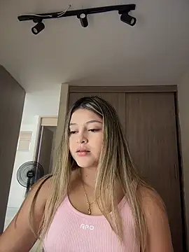 lunablossom  online show from March 2, 2026, 6:59 pm