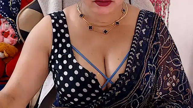 Snapshot of Naughty_Kashish chatting on July 10, 2026, 5:40 am Naughty Kashish online show from July 10, 2026, 5:40 am