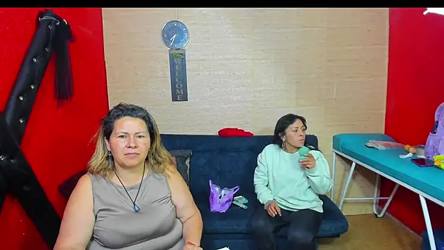 lesbiancuple online show from October 28, 2025, 12:33 am