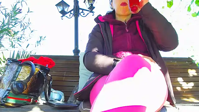 SquirtyMellissaLabia online show from October 25, 2025, 7:07 am