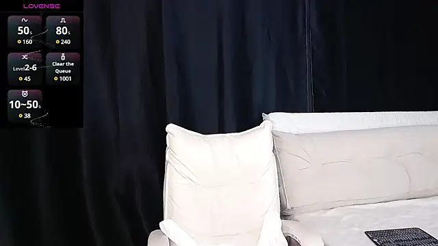 Snapshot of qianqian_ chatting on February 4, 2025, 11:27 am qianqian  online show from February 4, 2025, 11:27 am