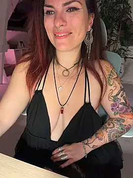 Snapshot of LunaMoongirl chatting on July 28, 2026, 8:52 pm LunaMoongirl online show from July 28, 2026, 8:52 pm