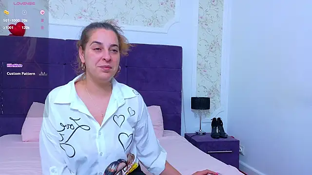 Snapshot of KarinaNoir chatting on July 9, 2026, 3:51 am KarinaNoir online show from July 9, 2026, 3:51 am