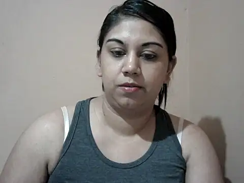 bellachow10 online show from May 16, 2026, 6:51 pm
