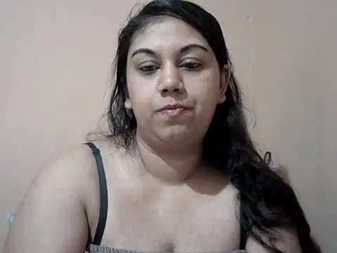 Snapshot of bellachow10 chatting on July 1, 2026, 8:14 am bellachow10 online show from July 1, 2026, 8:14 am