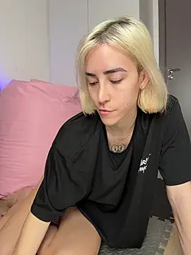 laliwhite online show from September 22, 2025, 11:22 pm