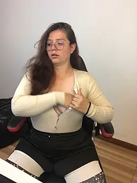 kayortiiz online show from March 28, 2026, 12:33 am