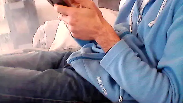 Snapshot of mickzizi chatting on March 18, 2025, 8:39 am mickzizi online show from March 18, 2025, 8:39 am