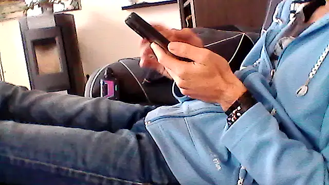 Snapshot of mickzizi chatting on October 8, 2025, 7:43 am mickzizi online show from October 8, 2025, 7:43 am