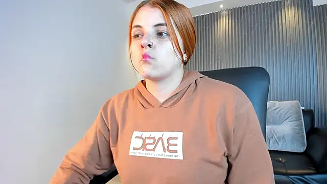 kimbrownn online show from November 25, 2025, 12:16 pm