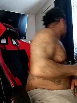 Snapshot of yellowwetfox chatting on December 22, 2024, 7:52 pm yellowwetfox online show from December 22, 2024, 7:52 pm